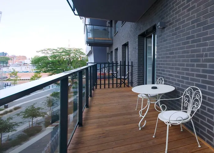 Art Apartments II
